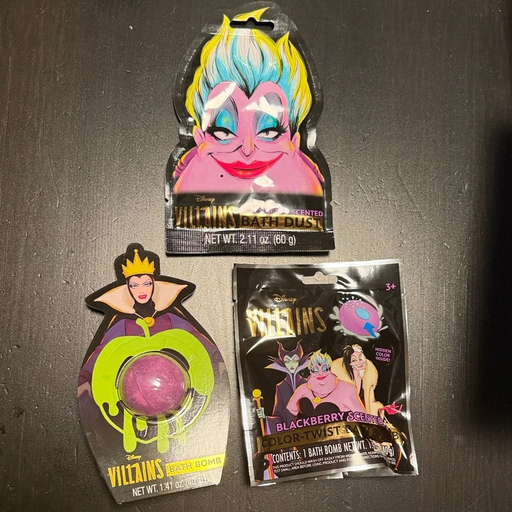 Disney Villains Blackberry Bath Bomb with Color Twist set - Picture 1 of 4